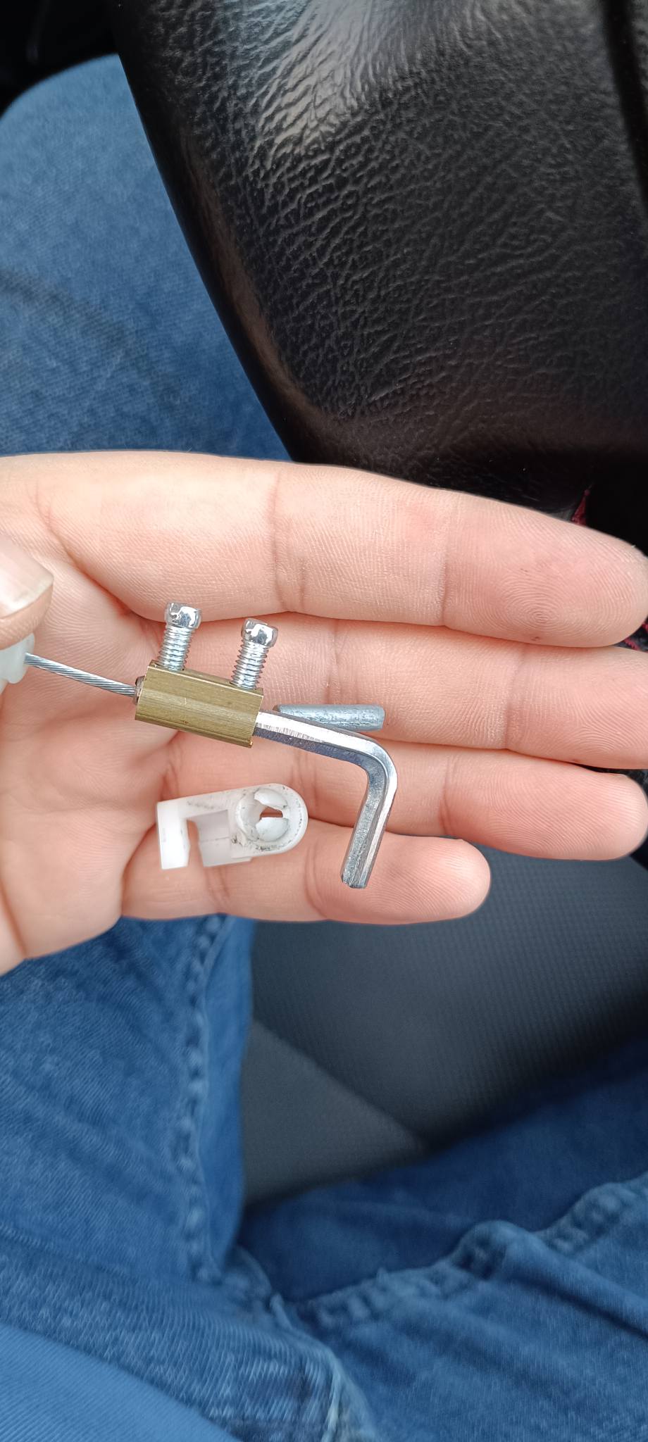 Alyanın halat ve klemensle sabitlenmiş hali